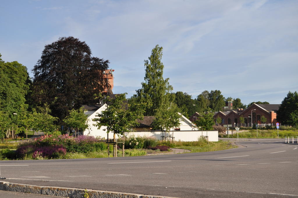 Slussen Bed And Breakfast Orebro Exterior photo