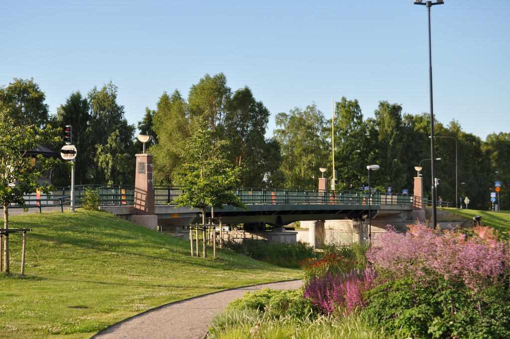 Slussen Bed And Breakfast Orebro Exterior photo