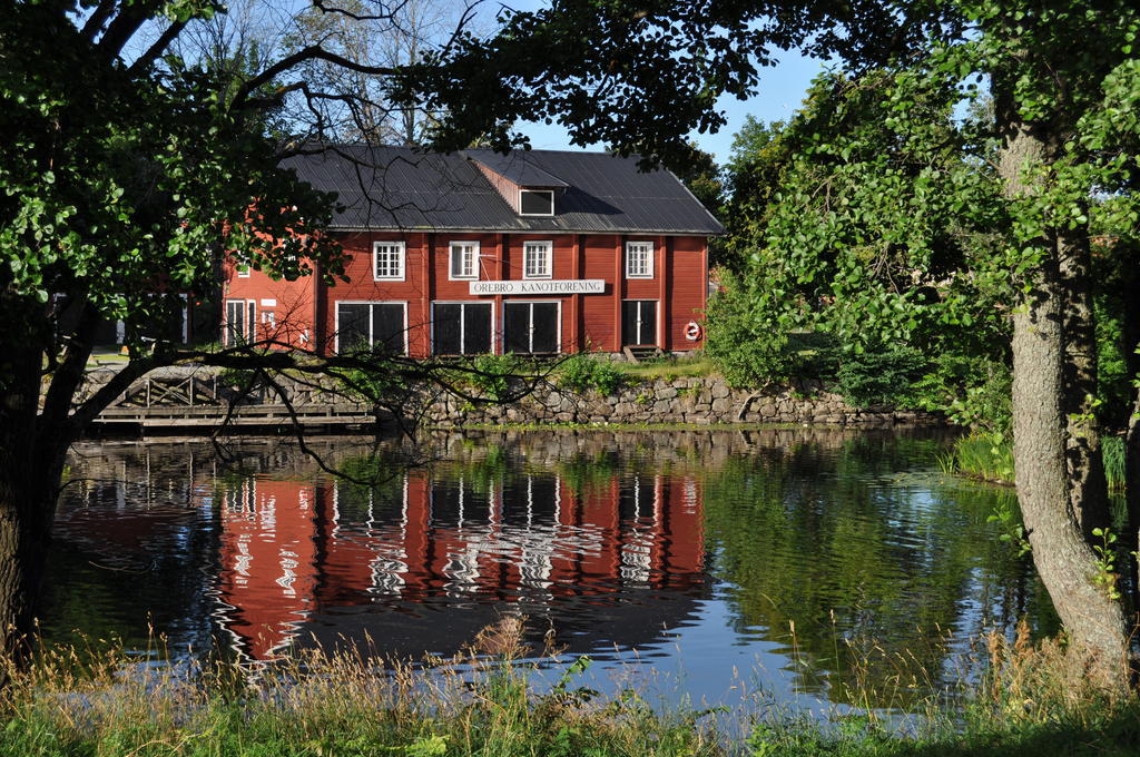 Slussen Bed And Breakfast Orebro Exterior photo