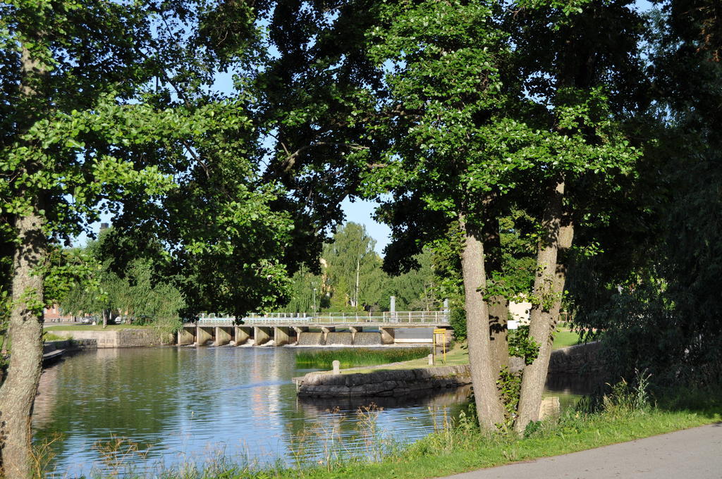 Slussen Bed And Breakfast Orebro Exterior photo