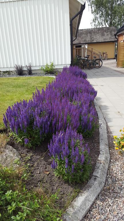 Slussen Bed And Breakfast Orebro Exterior photo